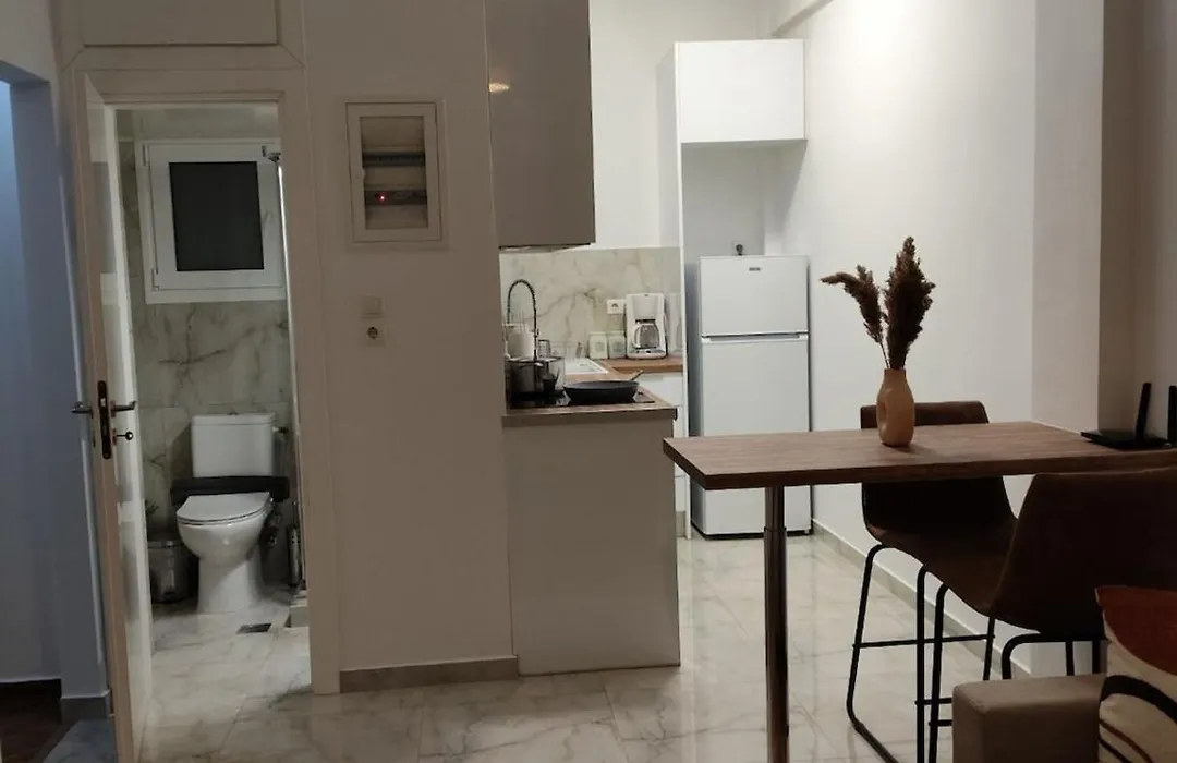 Chara'S Cozy Apartment By Vpn Accomodation-1